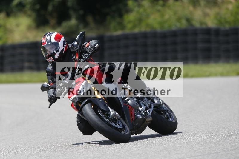 /Archiv-2025/27 12.06.2025 Ducati Schweiz Trackday Warmup  ADR/gruen-vert/ohne
